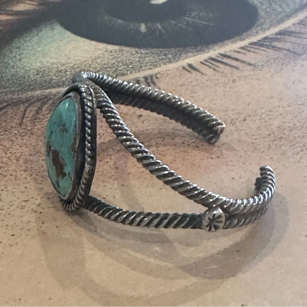 Vintage Old Pawn Sterling Silver Cuff Bracelet with Natural Turquoise - Picture 3 of 8